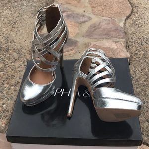 🦈🦈 NEW SILVER HEELS 🦈🦈